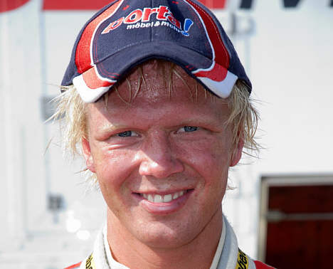 Nicki Thiim, 18 år og tre måneder, får sit livs chance, når han i næste weekend debuterer i DTC i sin fars BMW 320 Si racer.